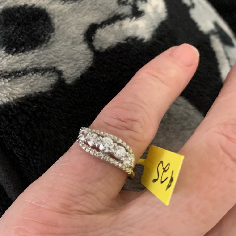 Small Cute Ring - image 3